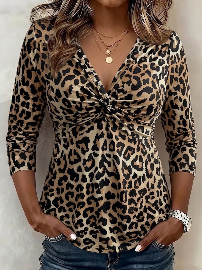 Sexy, Slim-fit V-neck Leopard Print Top