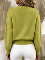 Chic Leopard-Scarf V-Neck Knit Pullover