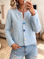 Relaxed, Gentle, And Youthful-looking Knit Cardigan