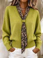 Chic Leopard-Scarf V-Neck Knit Pullover