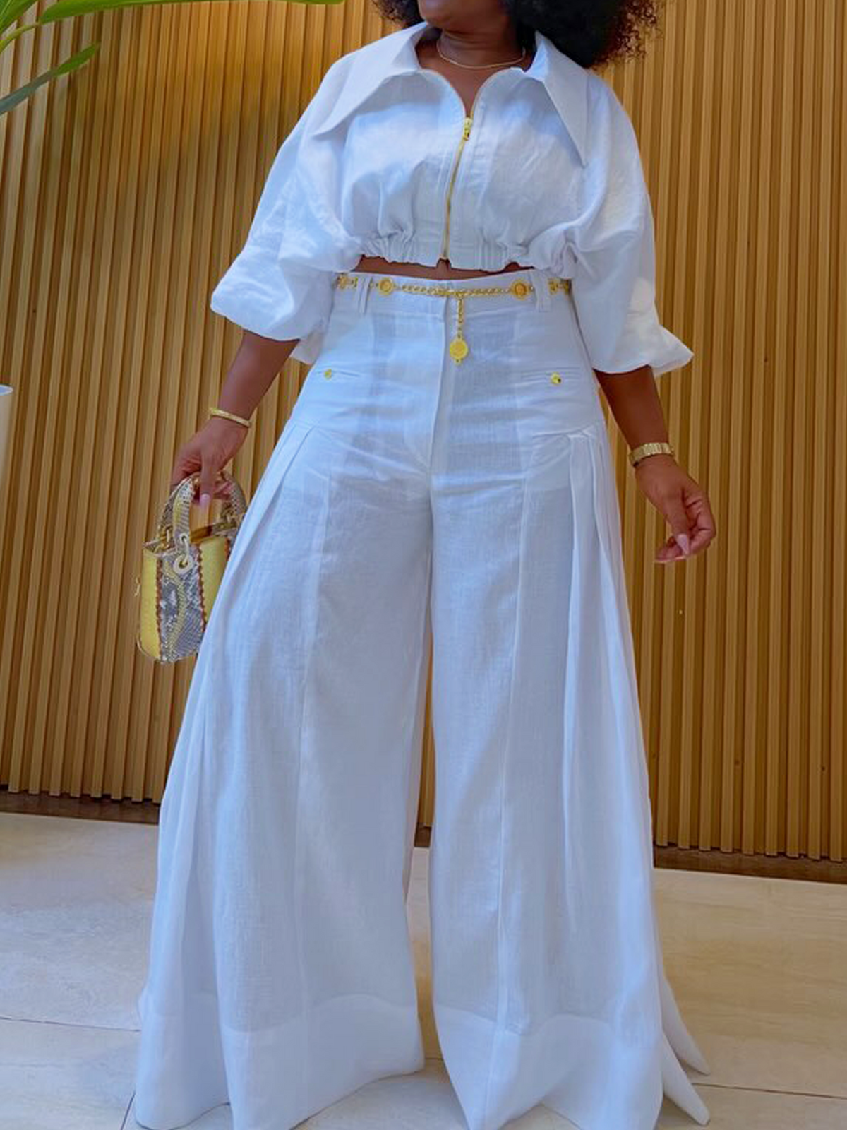 Casual Two-piece Set Featuring A Cropped Linen-cotton Jacket With A Front Zip And Wide-leg Trousers.