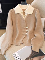 Elegant And Refined Knit Top With A Contrasting-color Collar And Traditional Chinese-style Button Closures (pankou)